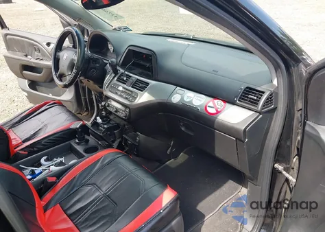 2008 Honda Odyssey Touring z USA, uszkodzony, nr VIN 5FNRL388X8B109847